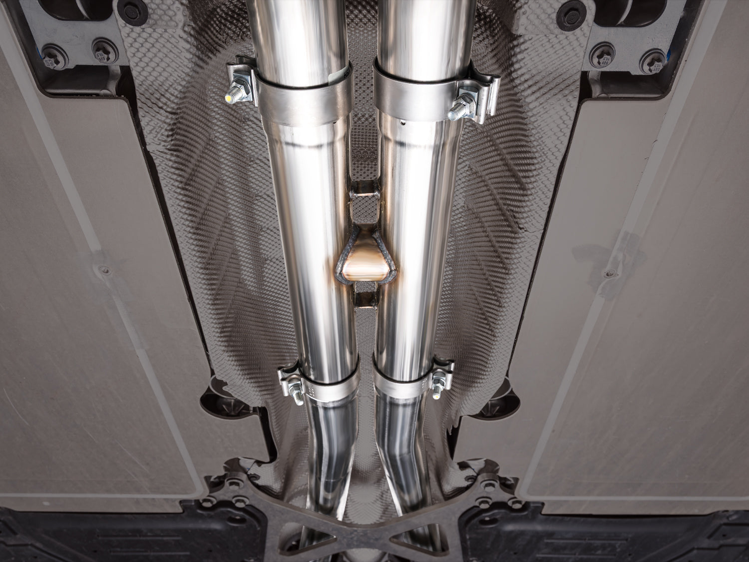 AWE Track Edition Exhaust for BMW M5 G90 / G99 S68 4.4 V8 (2025+)