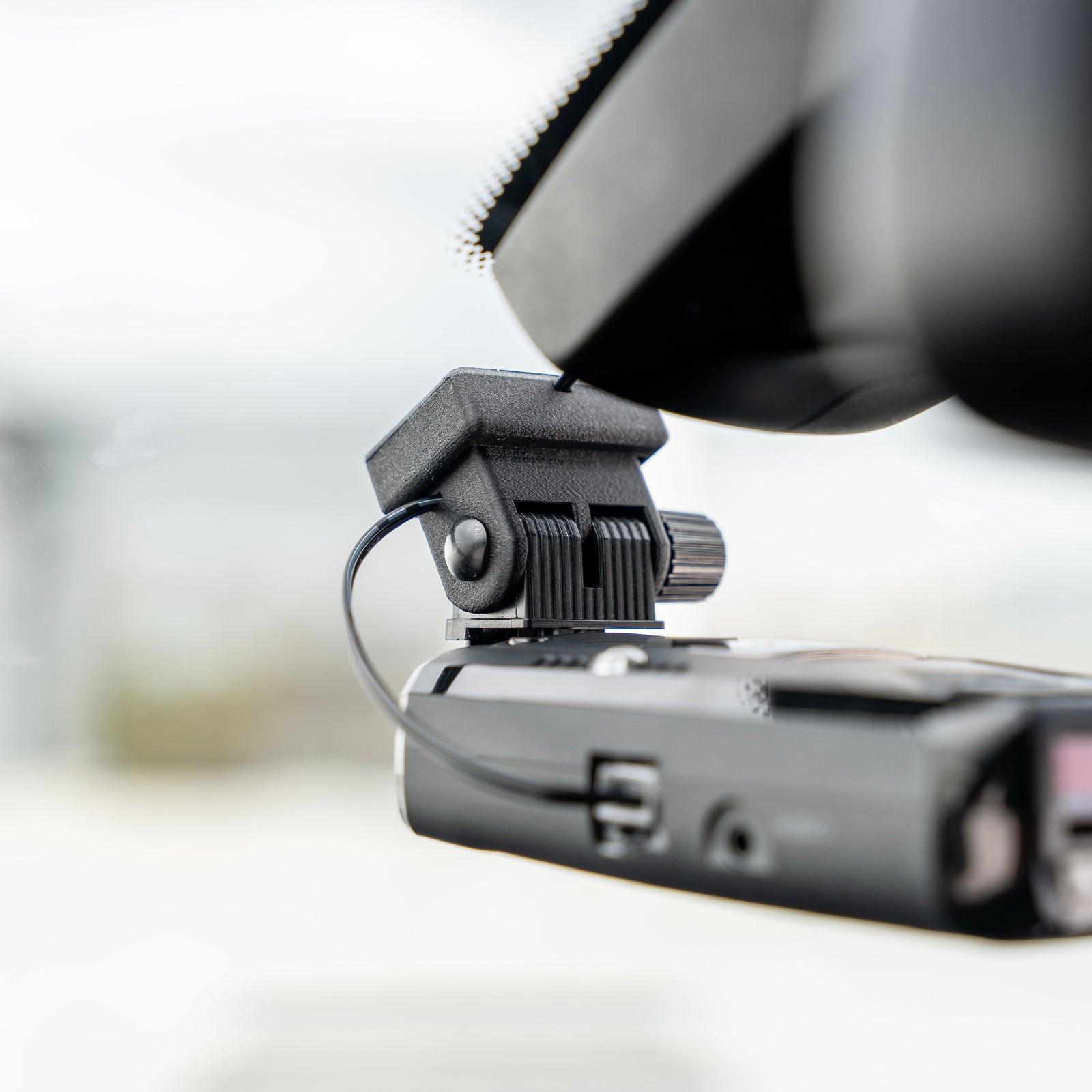 ReadySetRadars Uniden R3 Quick Release Powered Mount - The Original