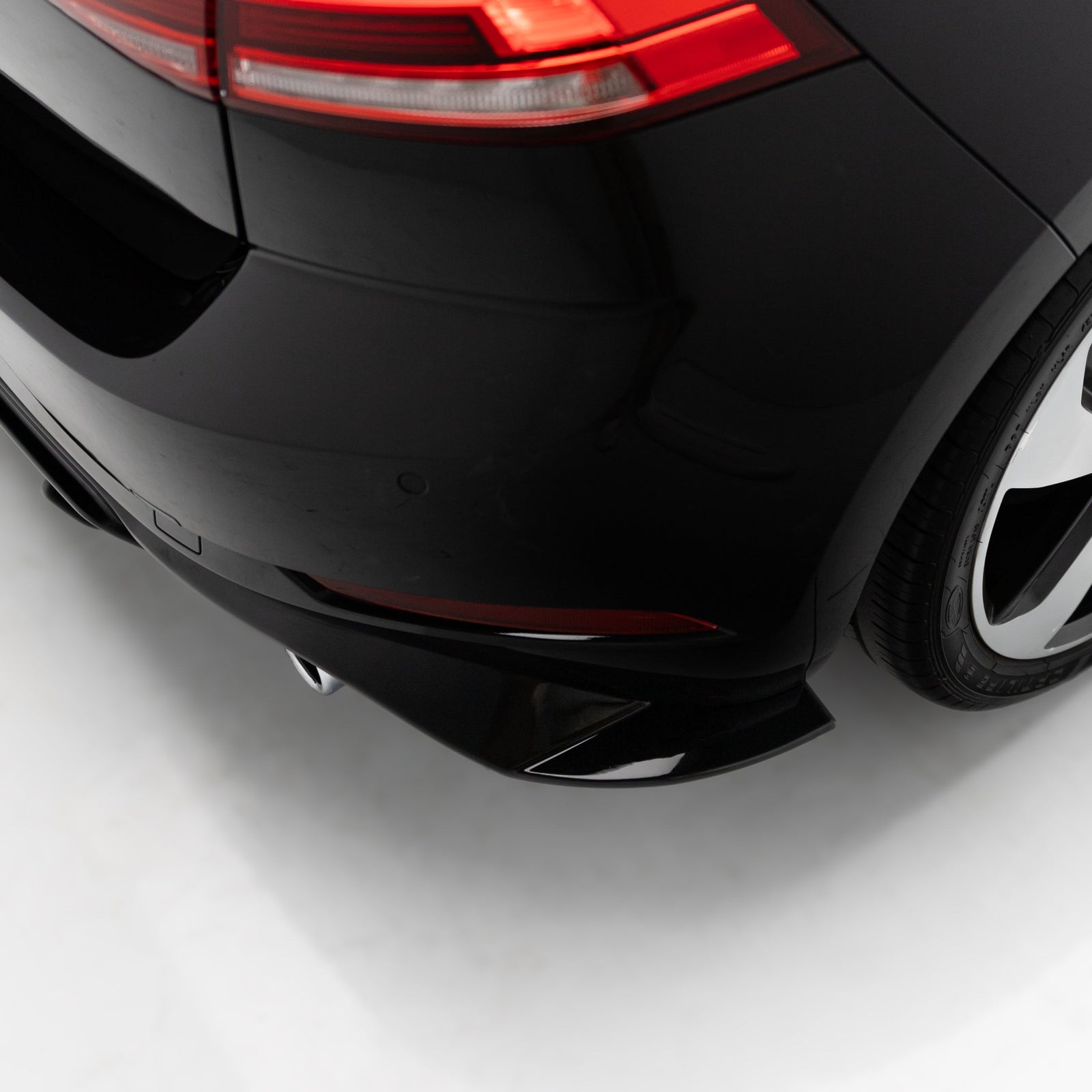 Zaero Design EVO-1 Rear Diffuser for Volkswagen Golf GTI MK7.5 2018-2021