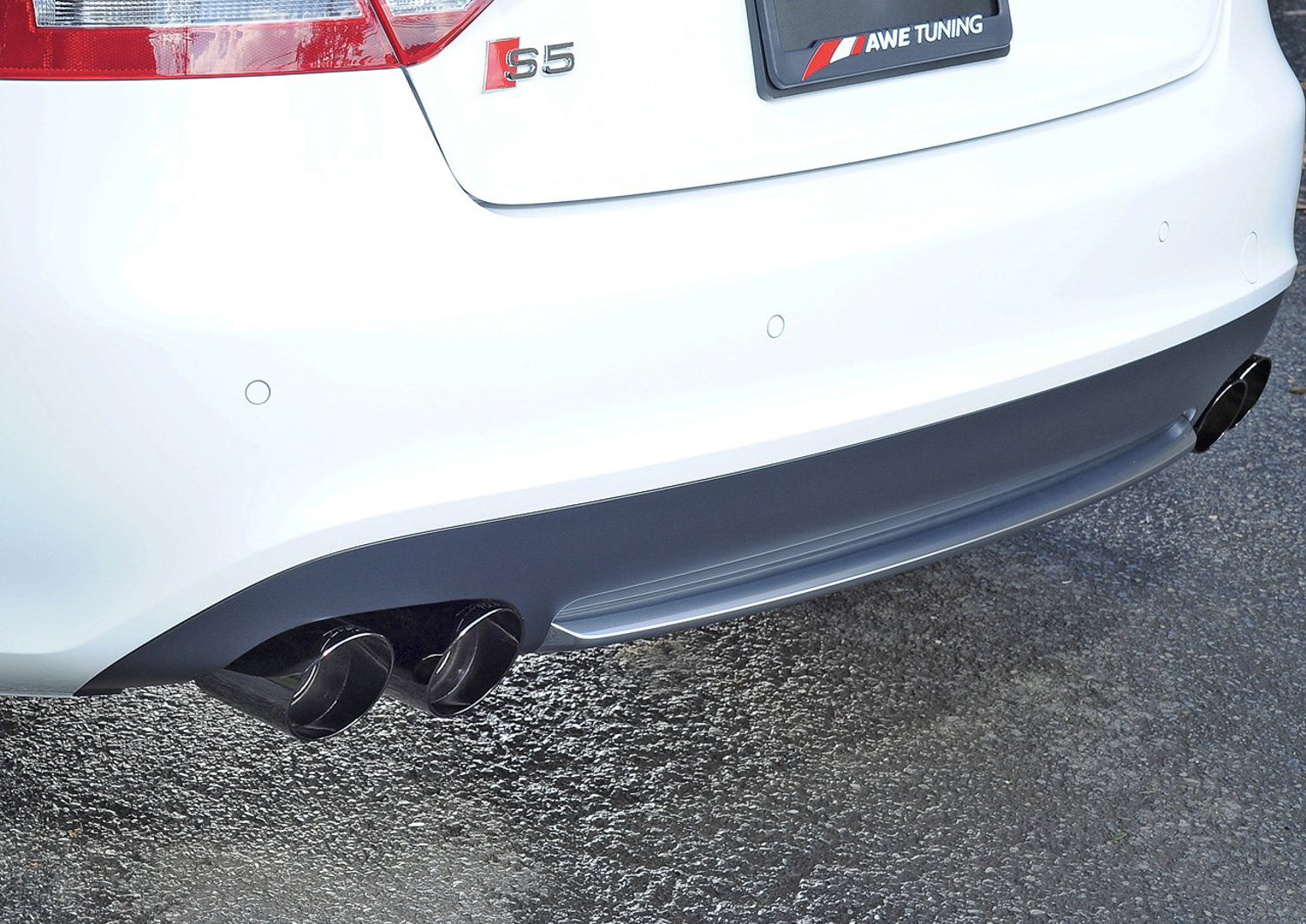 AWE Audi B8 / B8.5 S5 Cabrio Touring Edition Exhaust with Downpipes - Diamond Black Tips