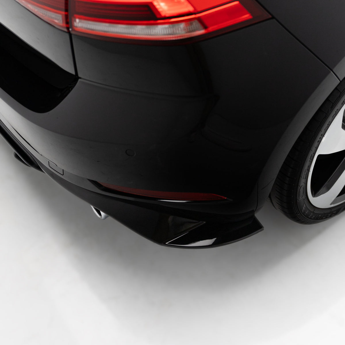 Zaero Design EVO-1 Rear Diffuser for Volkswagen Golf GTI MK7.5 2018-2021