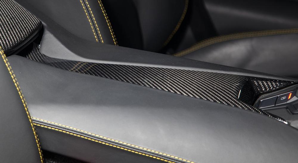 NOVITEC Lamborghini Aventador/S/Roadster | Armrest For Center Console - Visible Carbon