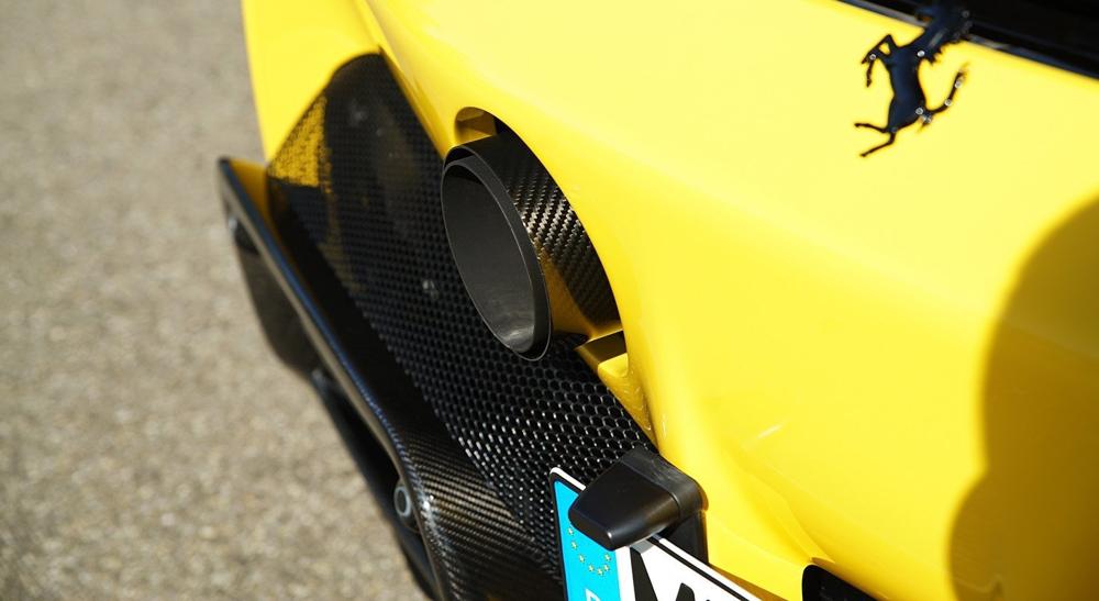 NOVITEC Ferrari SF90 Stradale/Spider | Carbon Covered Stainless Steel Tailpipes - Gold Plated