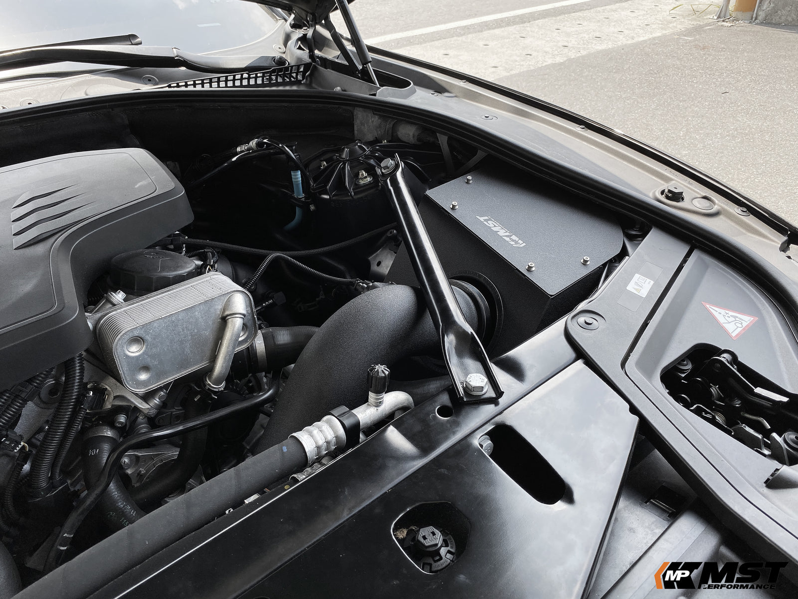 MST BMW F10 520i/528i 2.0L N20 Cold Air Intake System (BW-N2051)
